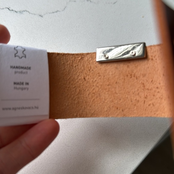 NWT Agnes Kovacs tan leather and silver metal cuff bracelet - Picture 4 of 4